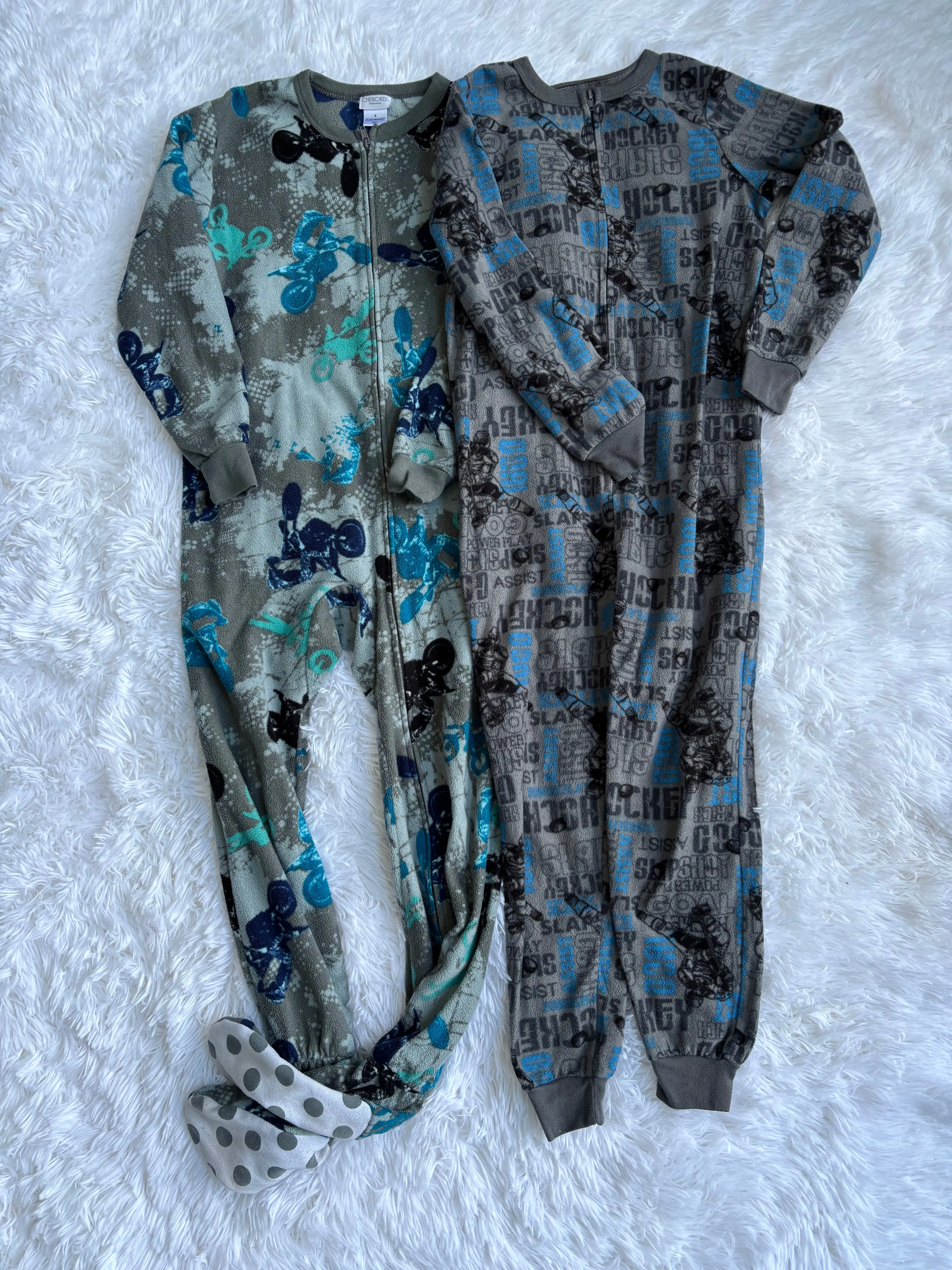 2 pairs fleece pajamas, 1 pair is footed, size 6, various brands, Kids 6/6X (extra small)