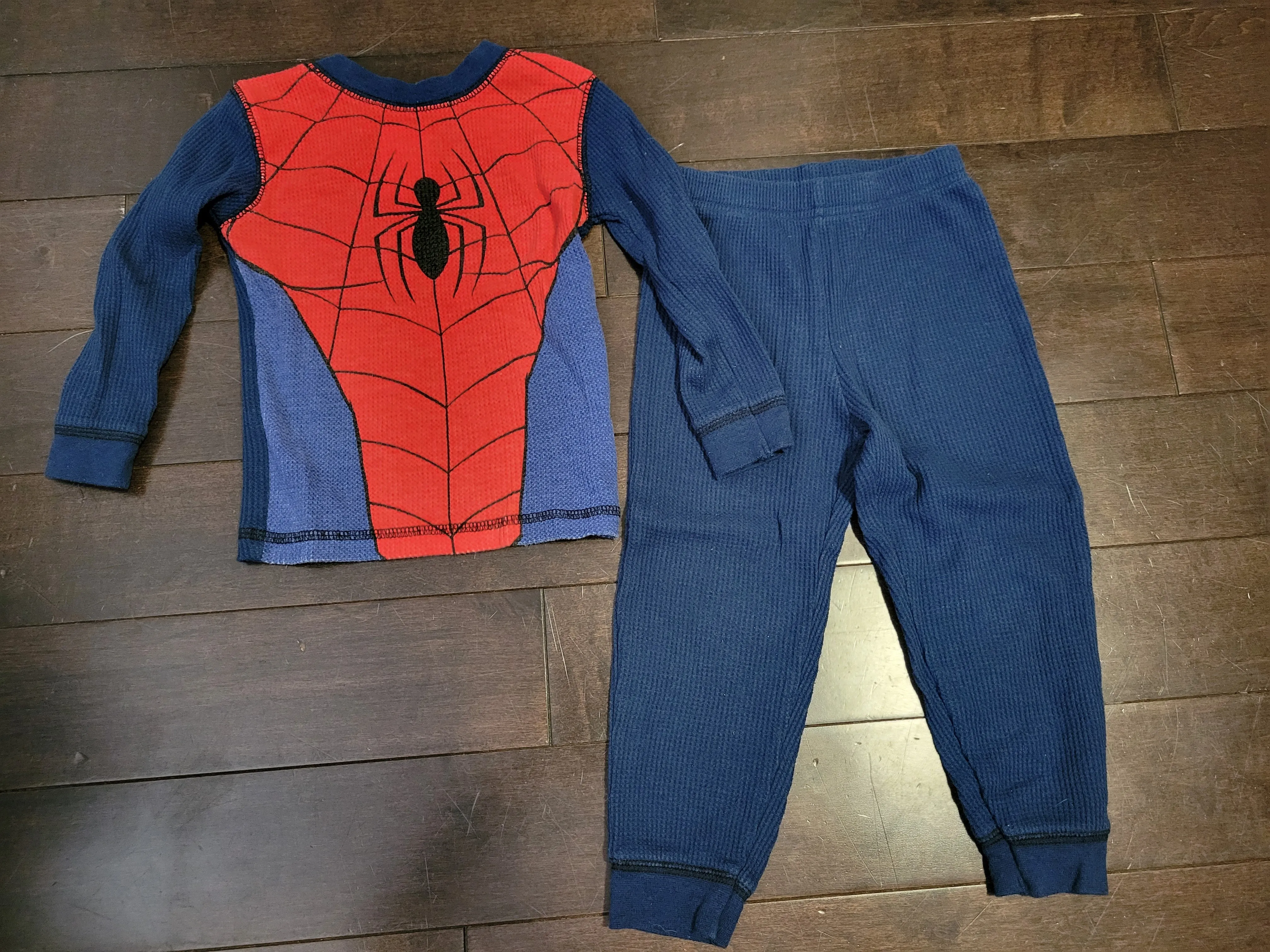 2 pairs of Pj's, 2T, Kids 2T