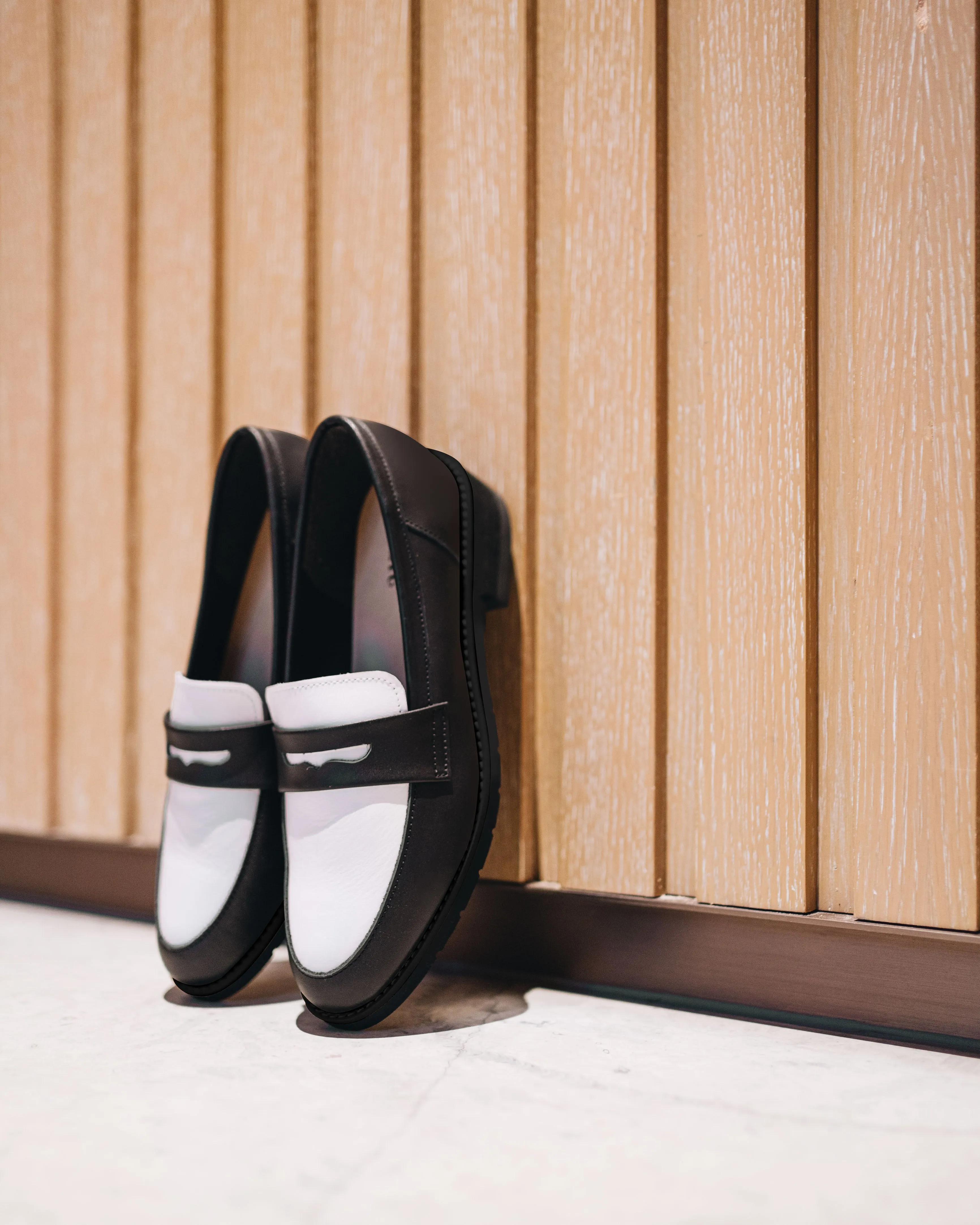 Penny Loafers - Black n White
