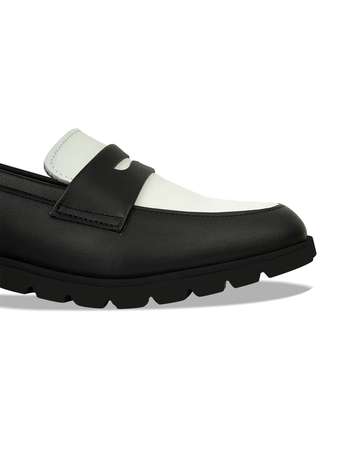 Penny Loafers - Black n White