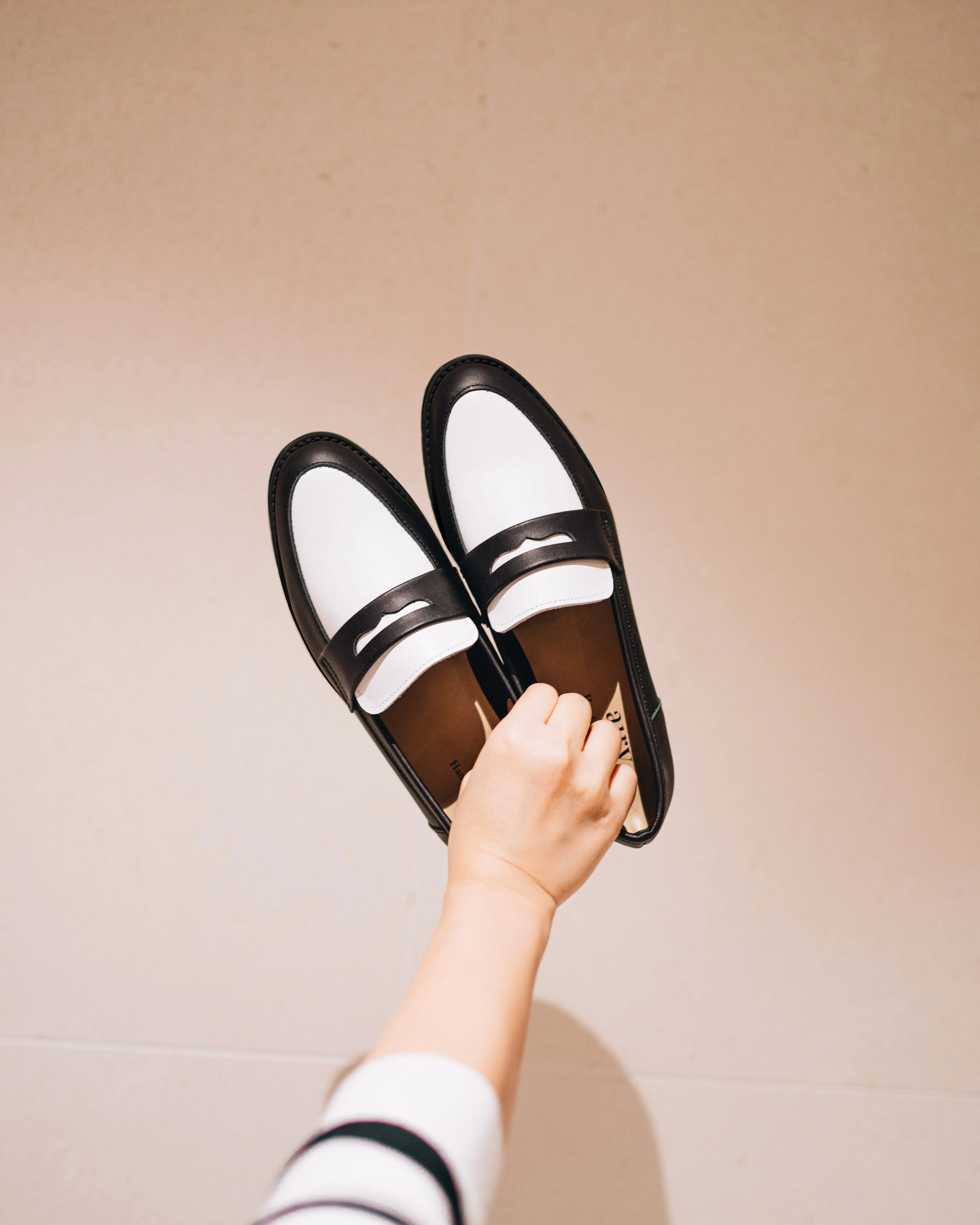 Penny Loafers - Black n White