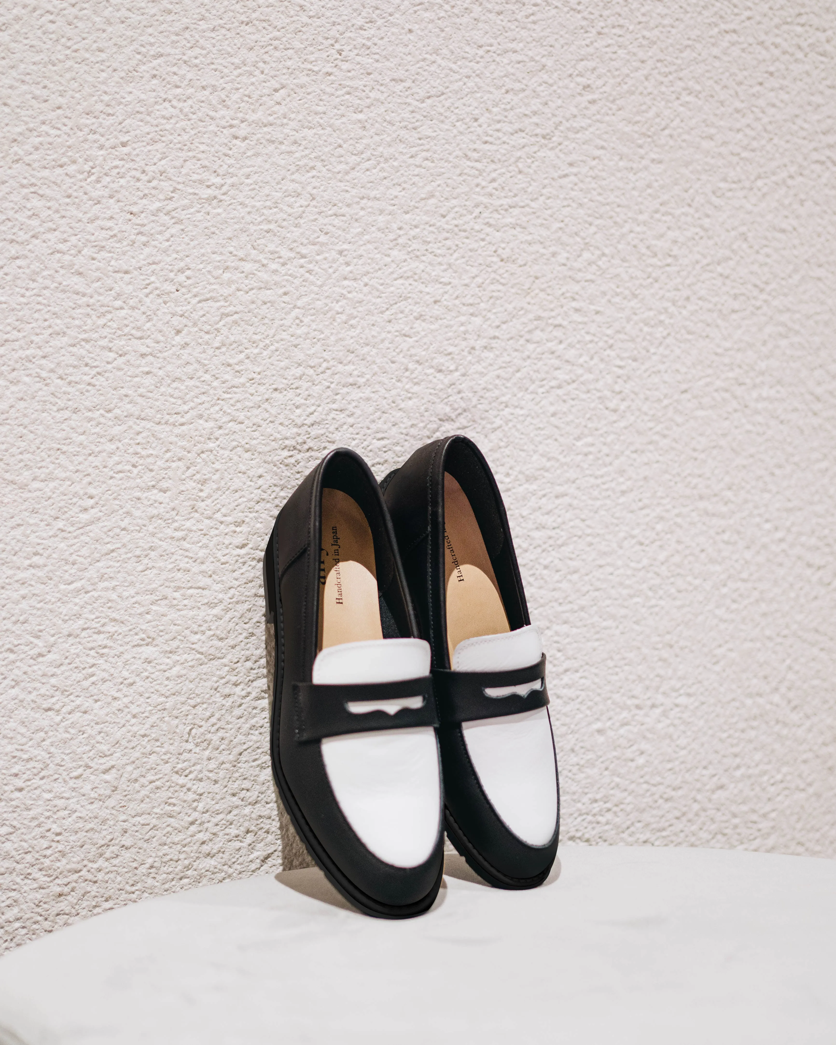 Penny Loafers - Black n White