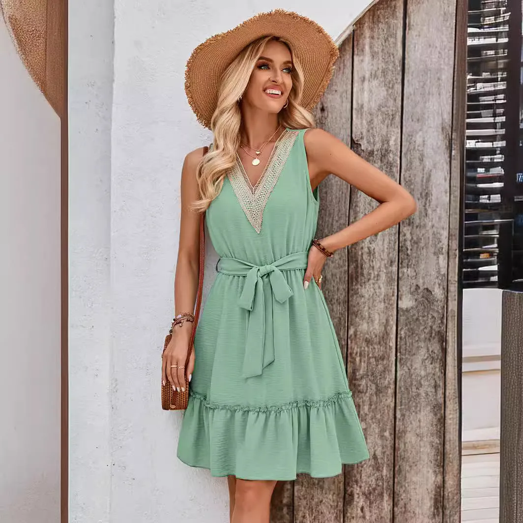 Sleeveless Lace Trim V-neck Solid Color Dress